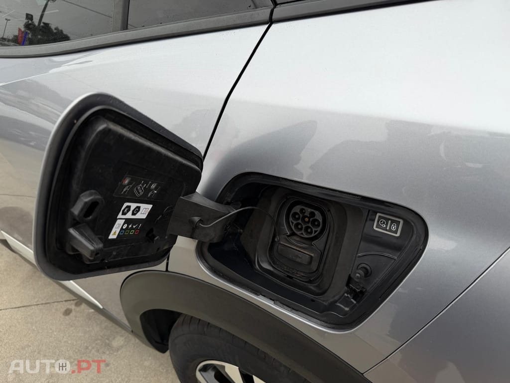 Peugeot E-2008 50 kWh Allure