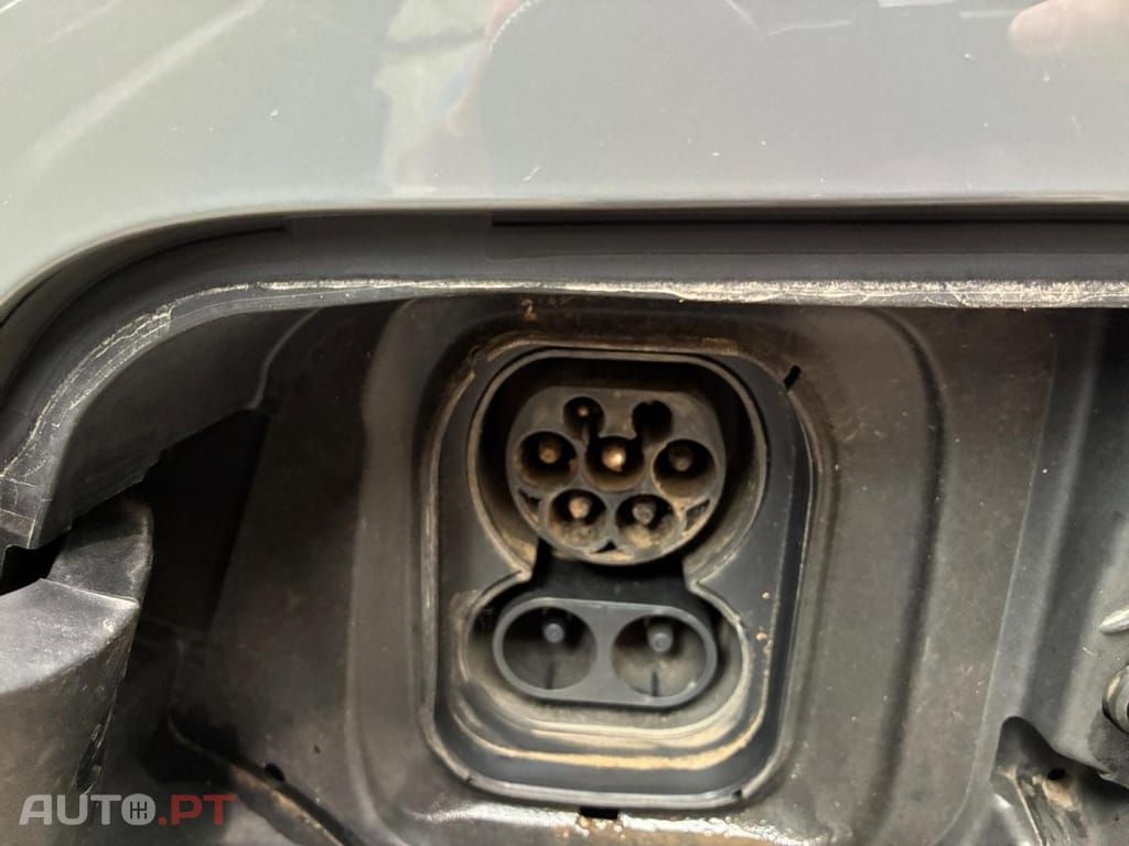 Peugeot E-2008 50 kWh Active Pack