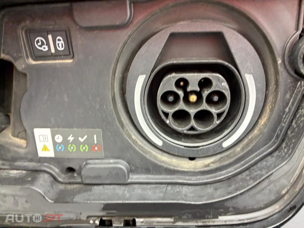 Peugeot 3008 1.6 Hybrid Allure Pack e-EAT8