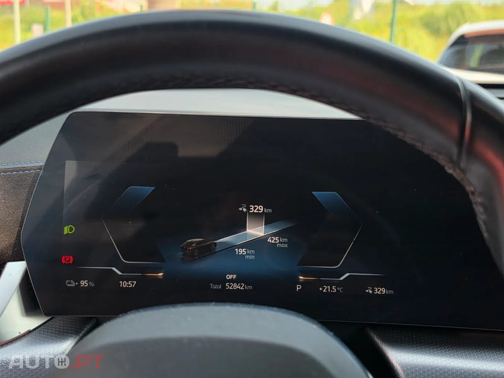 BMW iX2 eDrive20 Pack Desportivo M — fotografia 14