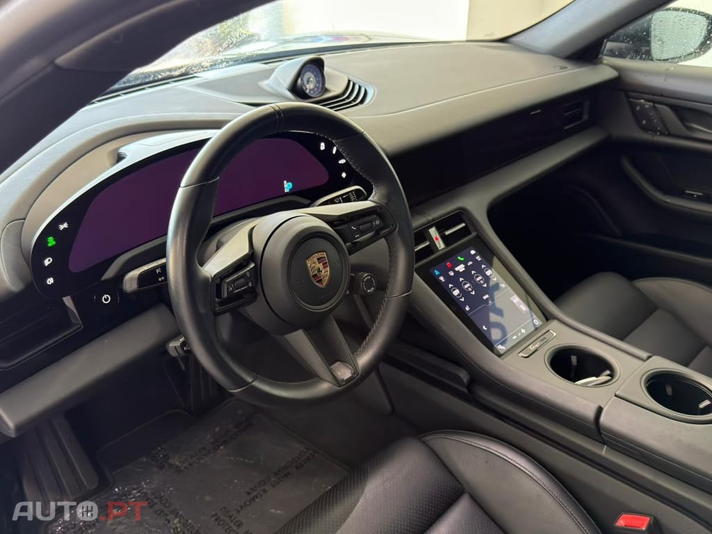 Porsche Taycan Standard