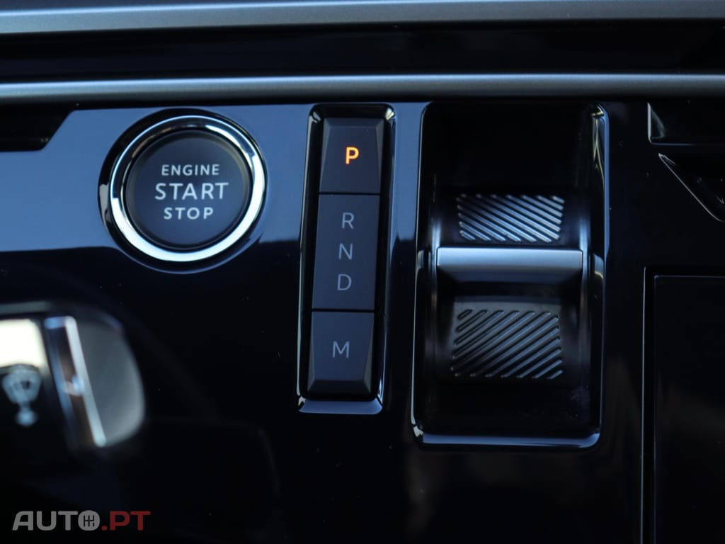 Peugeot 3008 1.2 Hybrid Allure e-DCS6