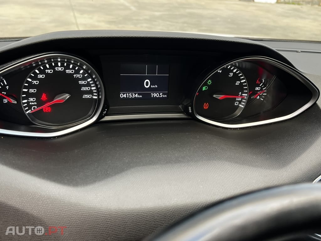 Peugeot 308 SW 1.2 PureTech Allure J17