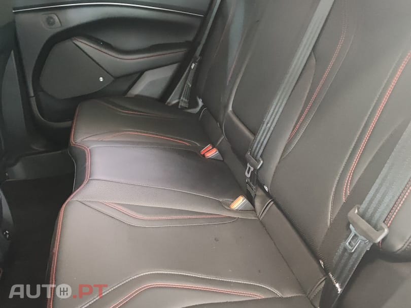 Ford Mustang Mach-E 75.7 kWh Premium AWD