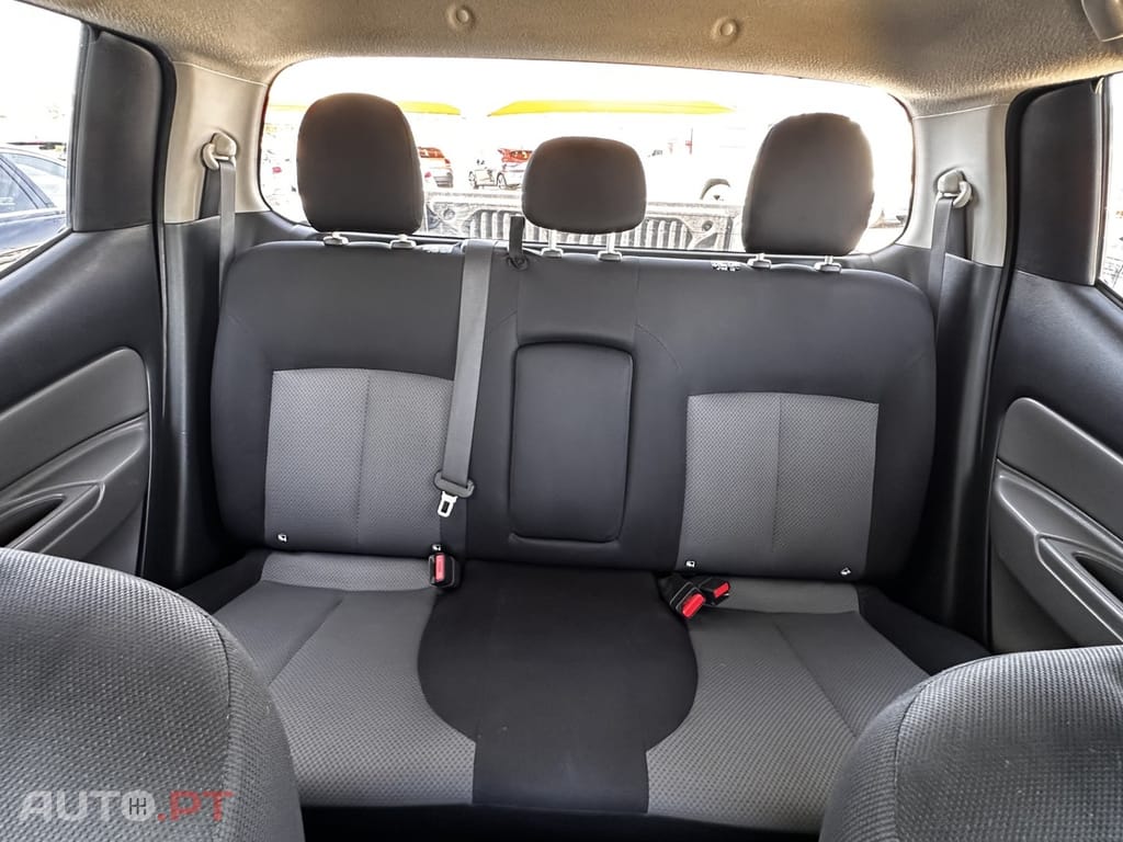 Mitsubishi L200 2.4 DI-D Club Invite CC 4WD