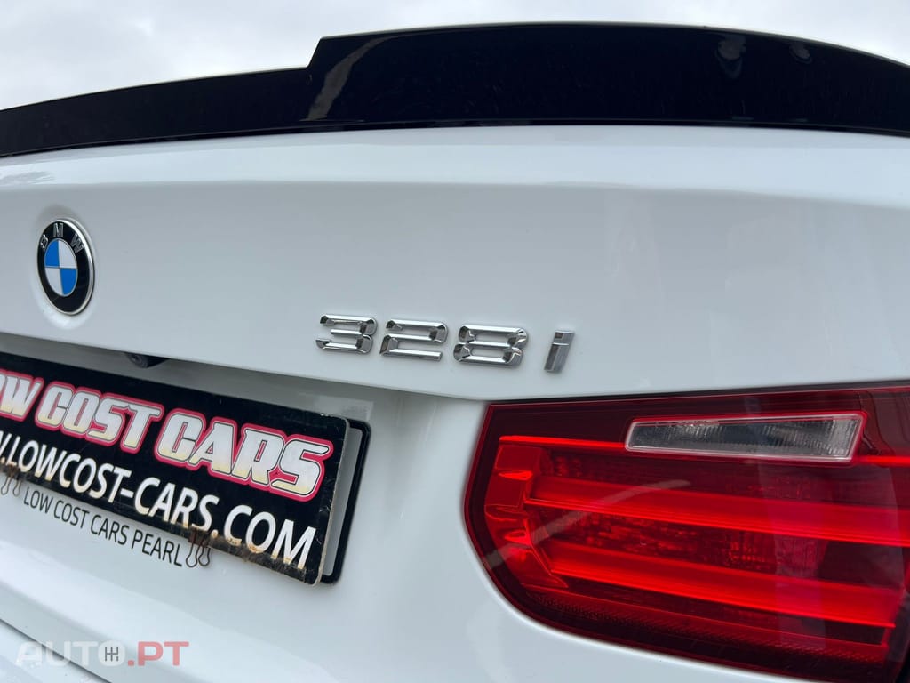 BMW 328 i Auto