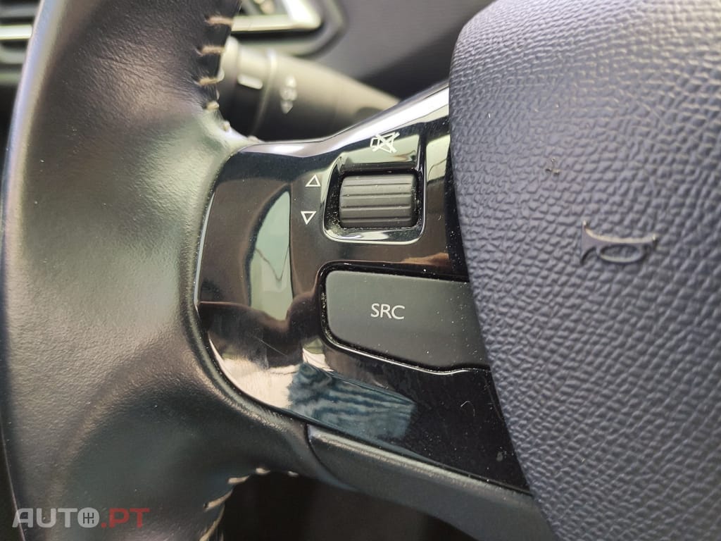 Peugeot 308 1.5 BlueHDi Business Line