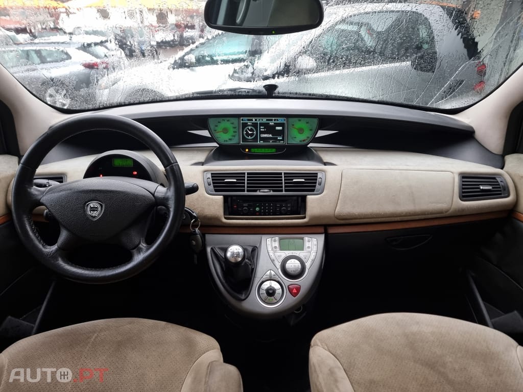 Lancia Phedra 2.2 JTD