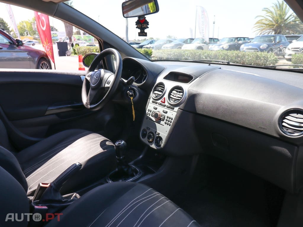 Opel Corsa 1.3 CDTi City — fotografia 9