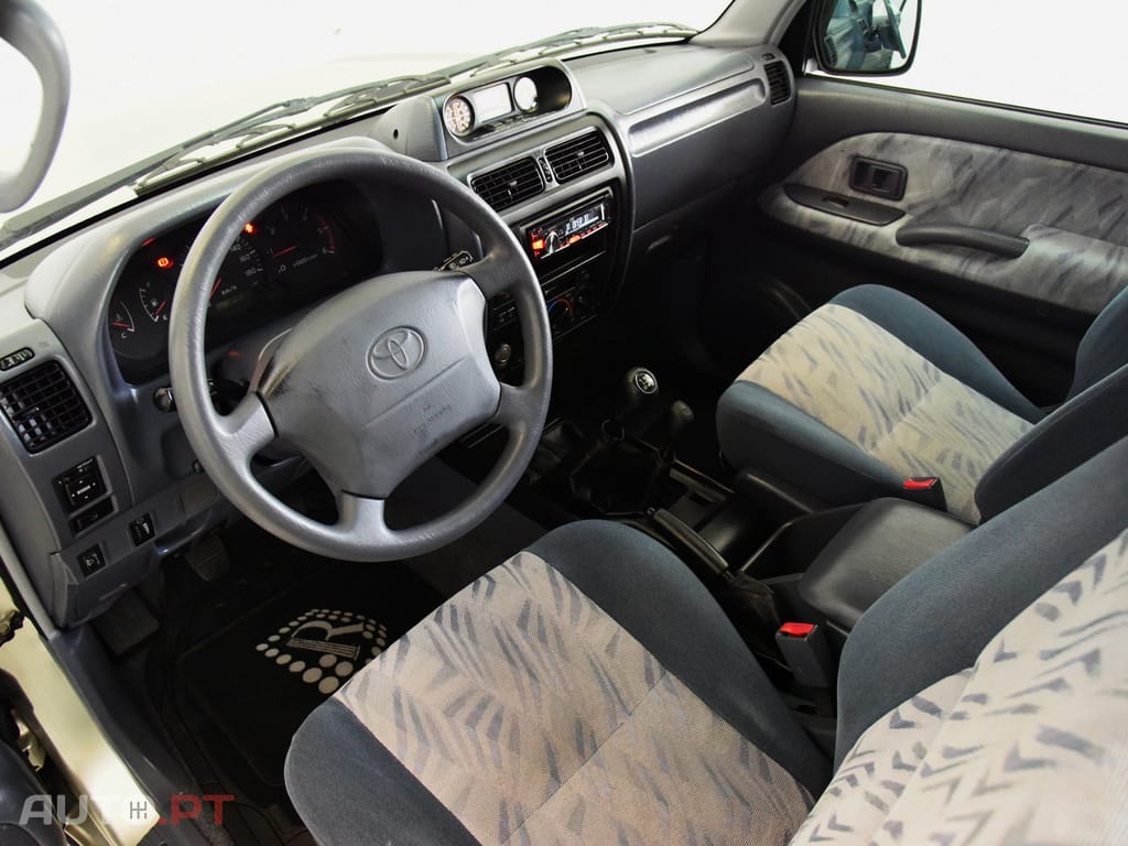 Toyota Land Cruiser 3.0 TD Pack 2