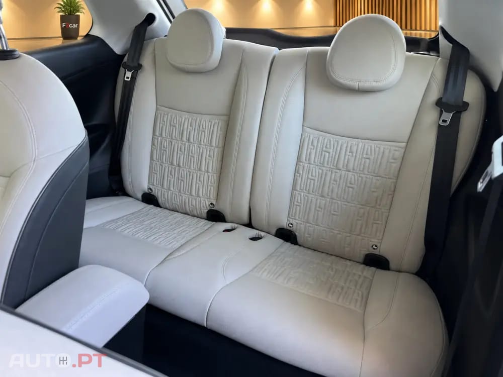 Fiat 500e La Prima