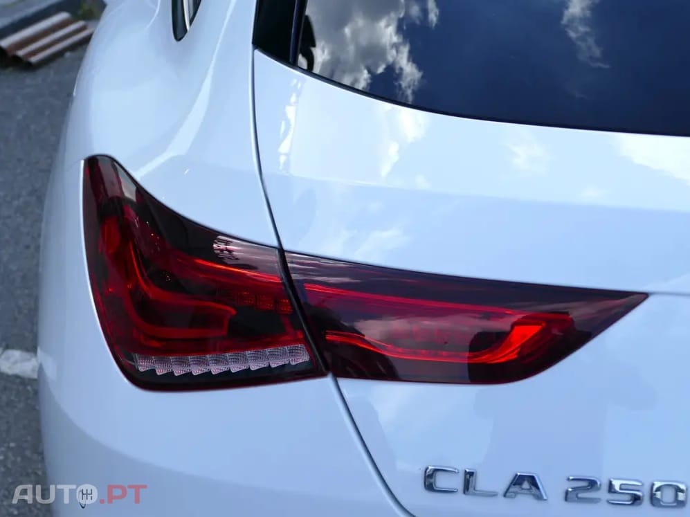 Mercedes-Benz CLA 250 e Shooting Brake AMG Line