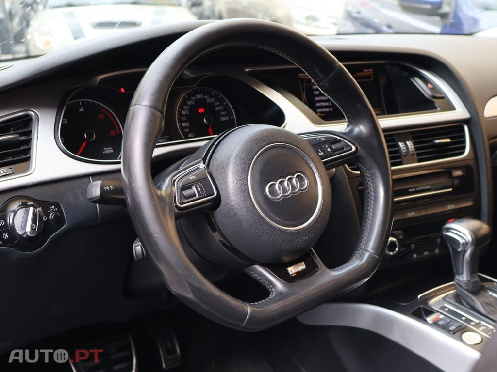 Audi A4 Avant 2.0 TDI S tronic