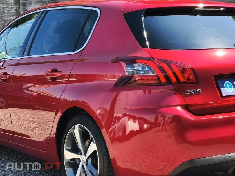 Peugeot 308 1.2 PureTech Allure J17 — fotografia 19