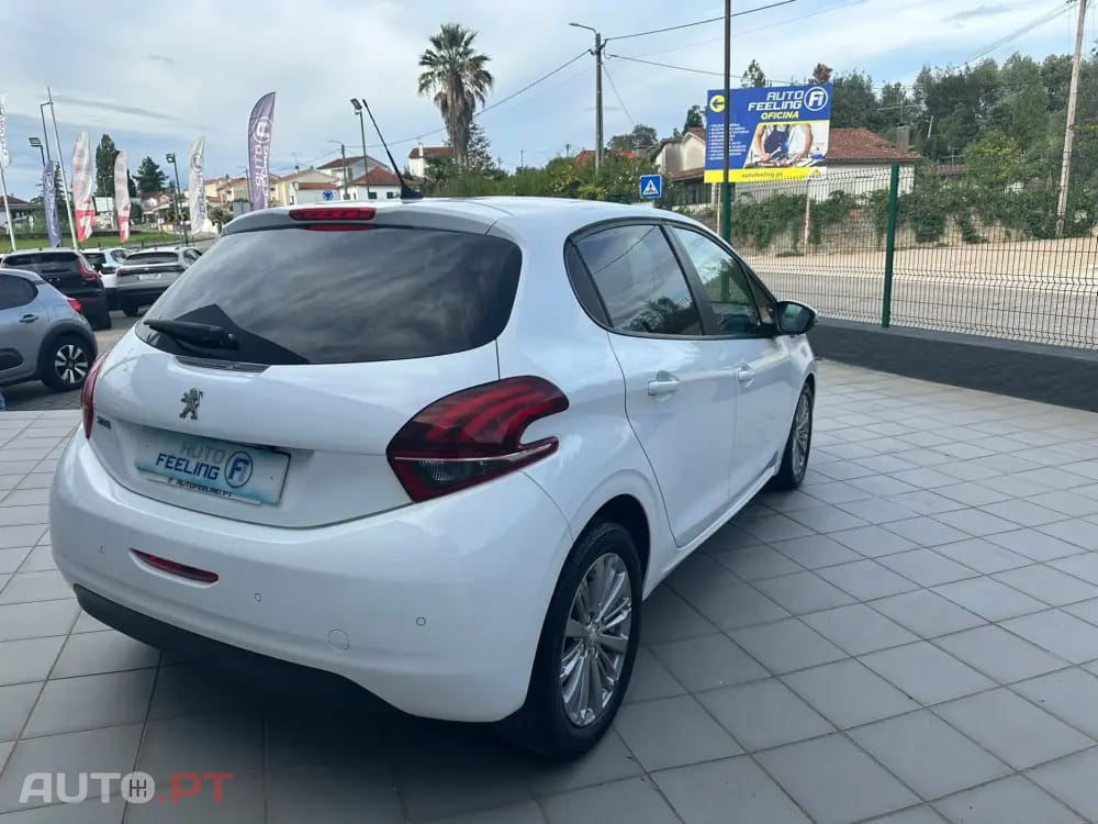 Peugeot 208 1.5 BlueHDi Signature