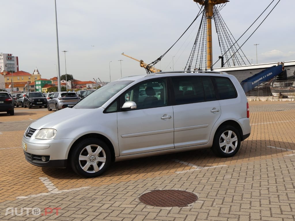 Volkswagen Touran 2.0 TDI Highline EC 7L