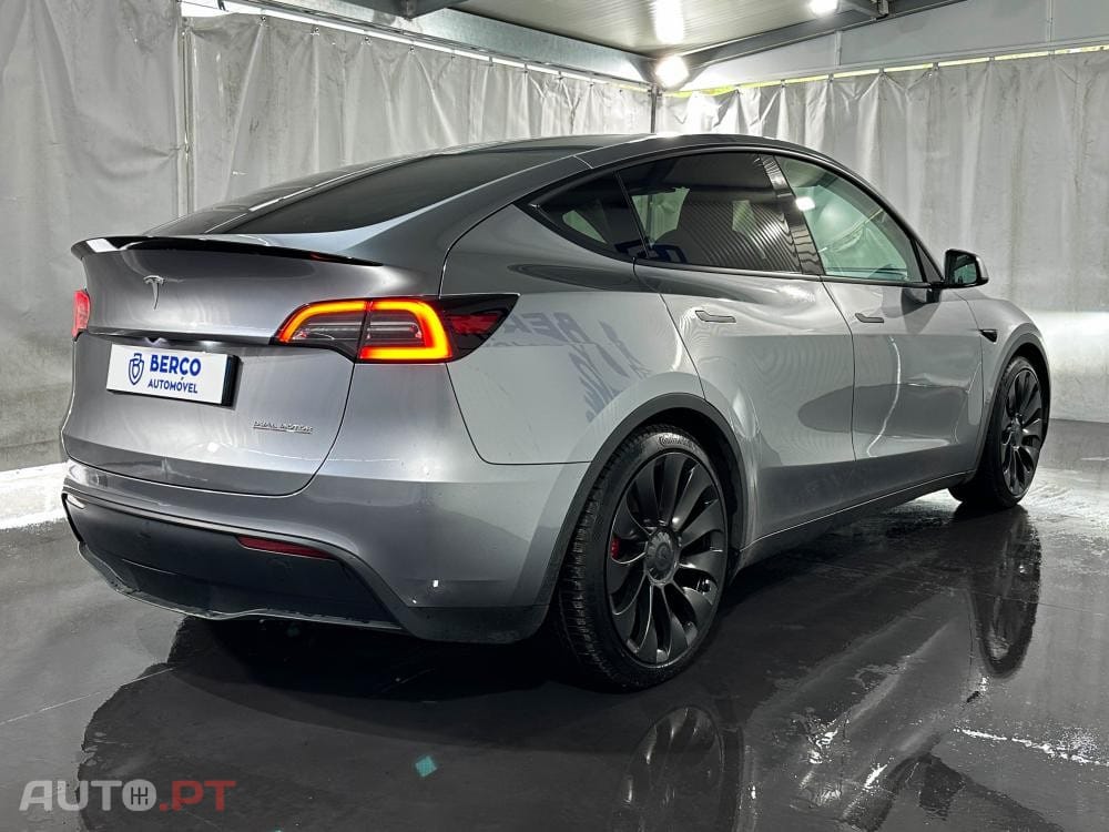 Tesla Model Y Performance Dual Motor AWD
