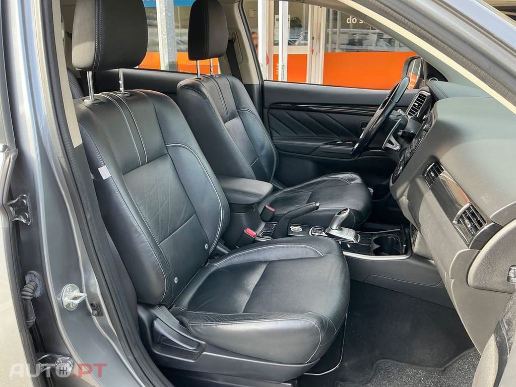 Mitsubishi Outlander 2.0 PHEV Instyle  Diamond 4WD