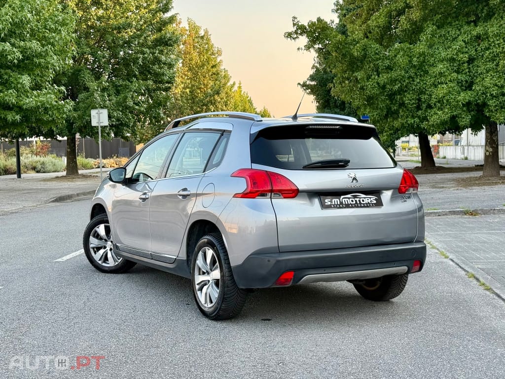 Peugeot 2008 1.2 PureTech Allure