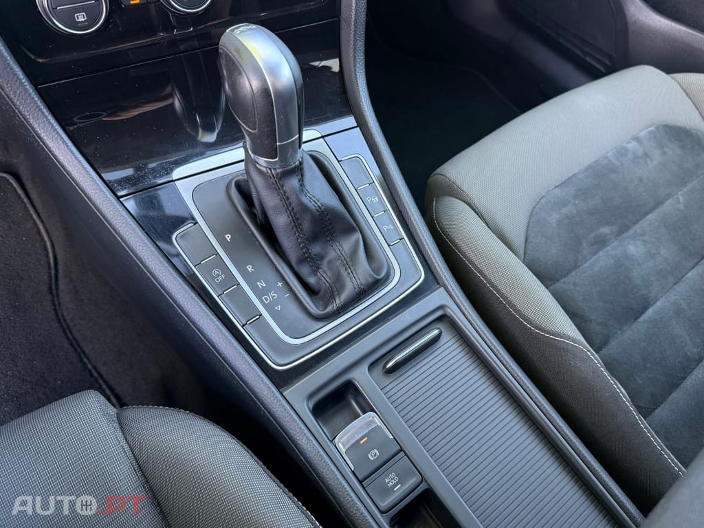 Volkswagen Golf 1.6 TDi Highline DSG