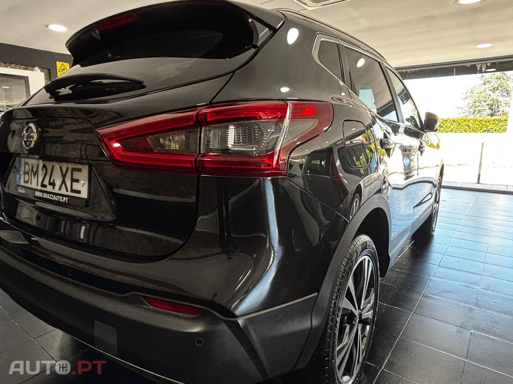 Nissan Qashqai 1.2 DIG-T N-Connecta 18 Xtronic