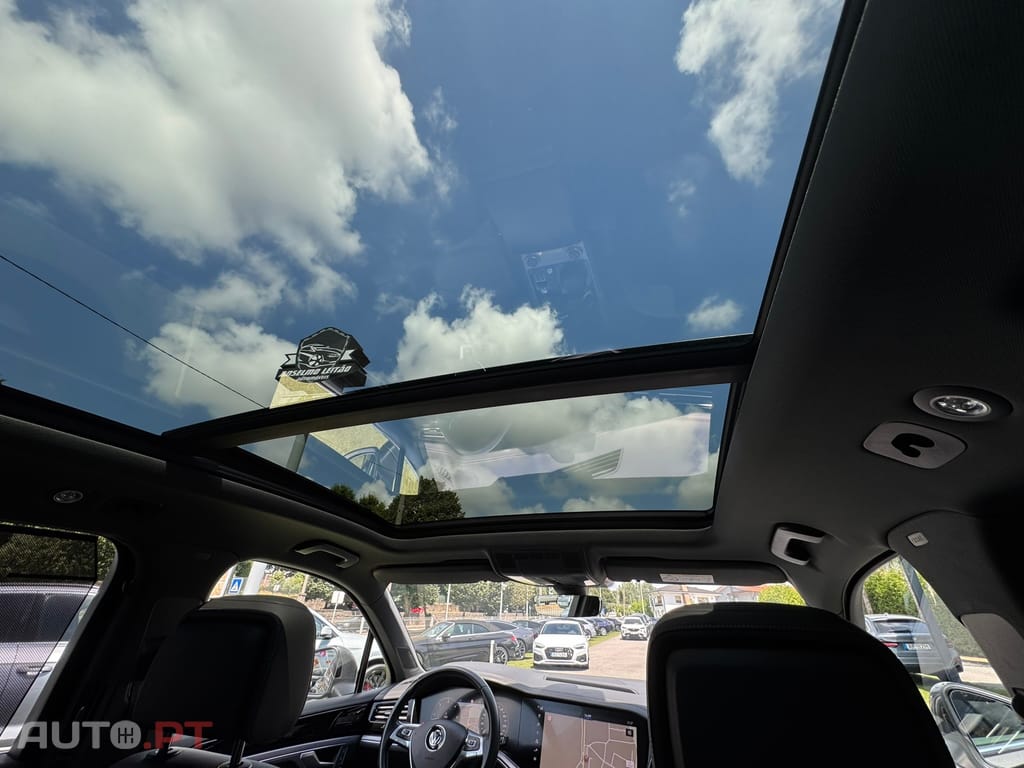 Volkswagen Touareg 3.0 TDI V6 R-Line