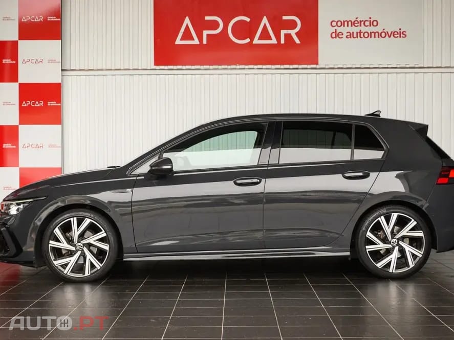 Volkswagen Golf 1.5 eTSI OPF DSG R-Line