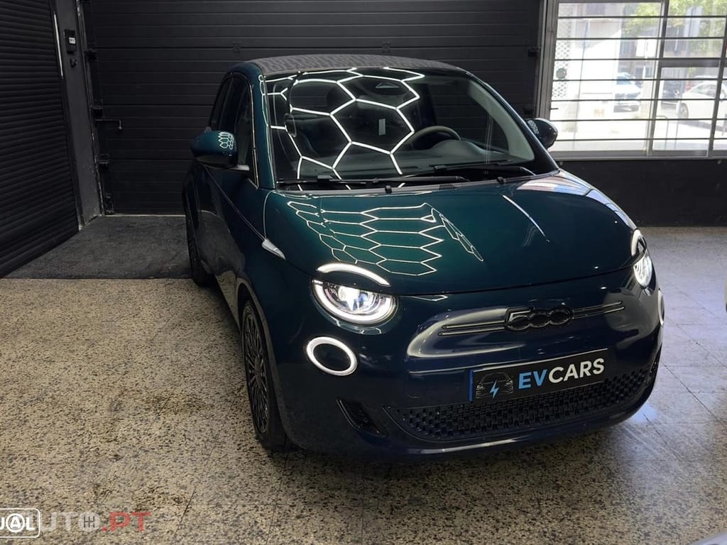 Fiat 500e La Prima