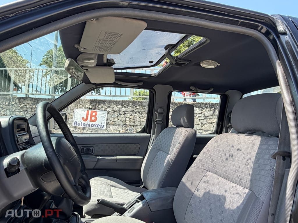 Nissan Navara 2.5TDi 4x4 5LUG
