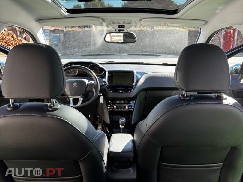 Peugeot 2008 1.2 PureTech Crossway EAT6