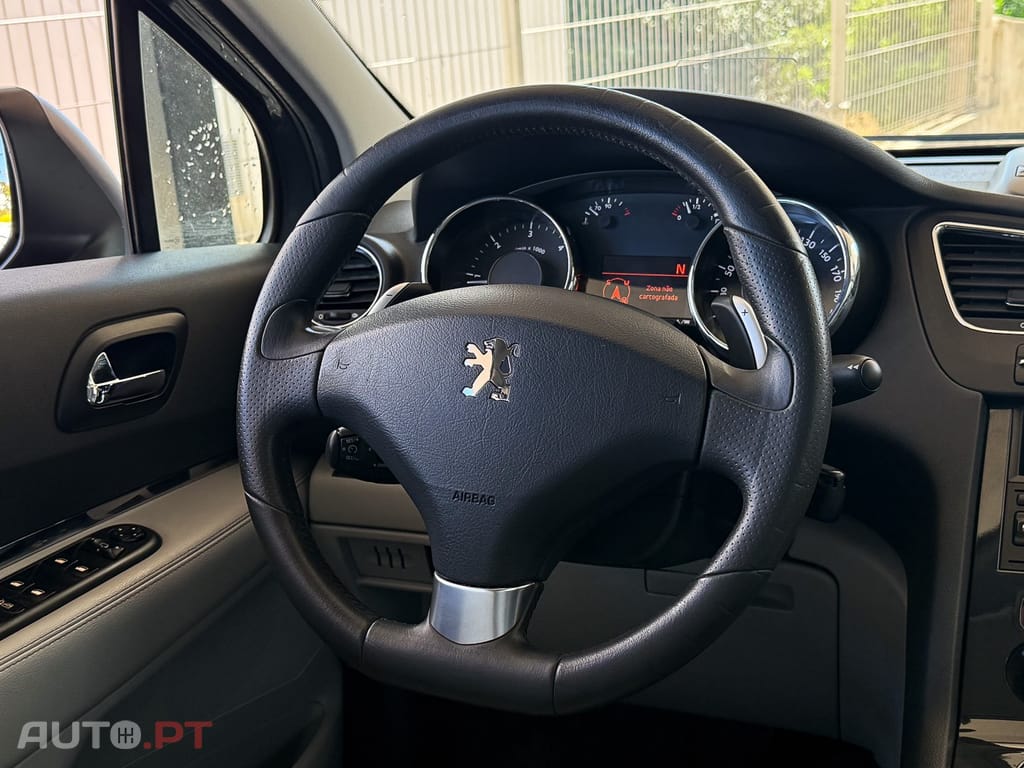 Peugeot 5008 1.6 E-HDi 5L Allure CMP6
