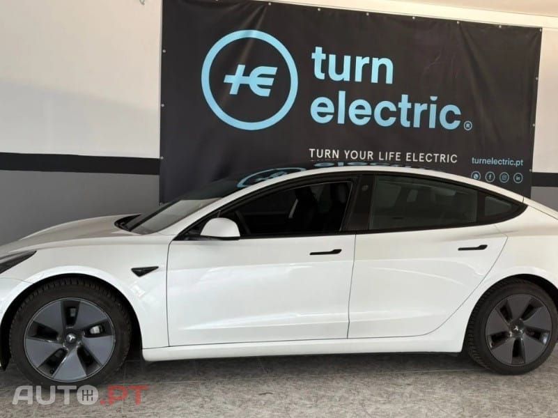 Tesla Model 3 Standard Range Plus RWD