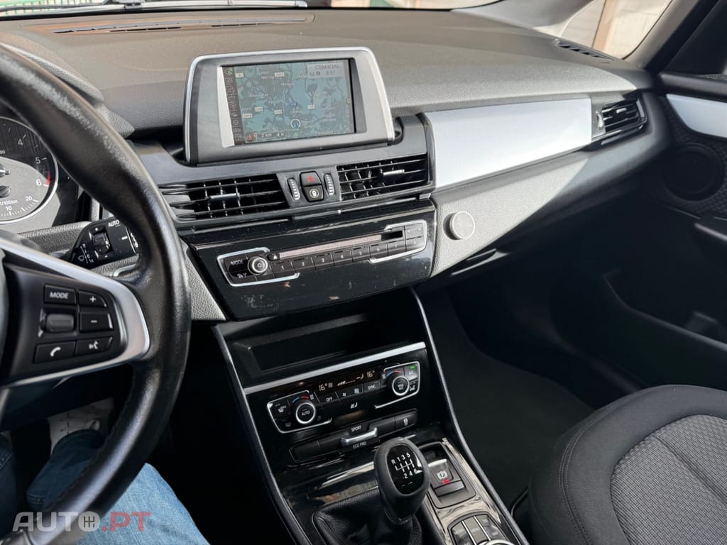 BMW 214 d Advantage