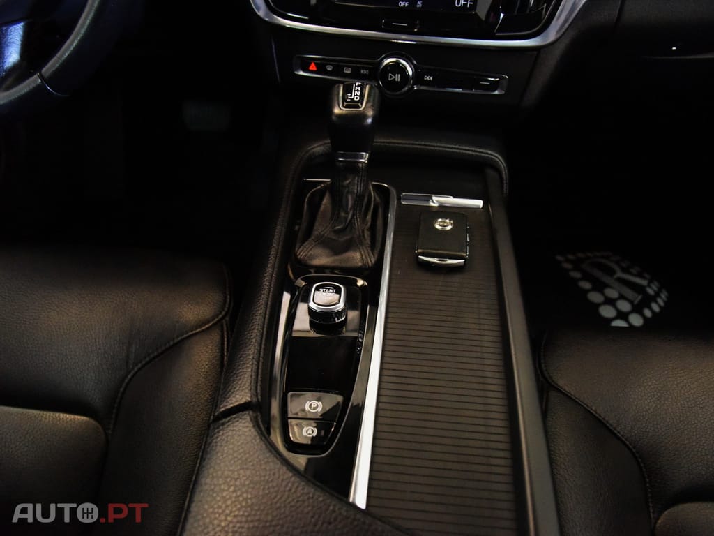 Volvo V90 2.0 D4 Momentum Geartronic