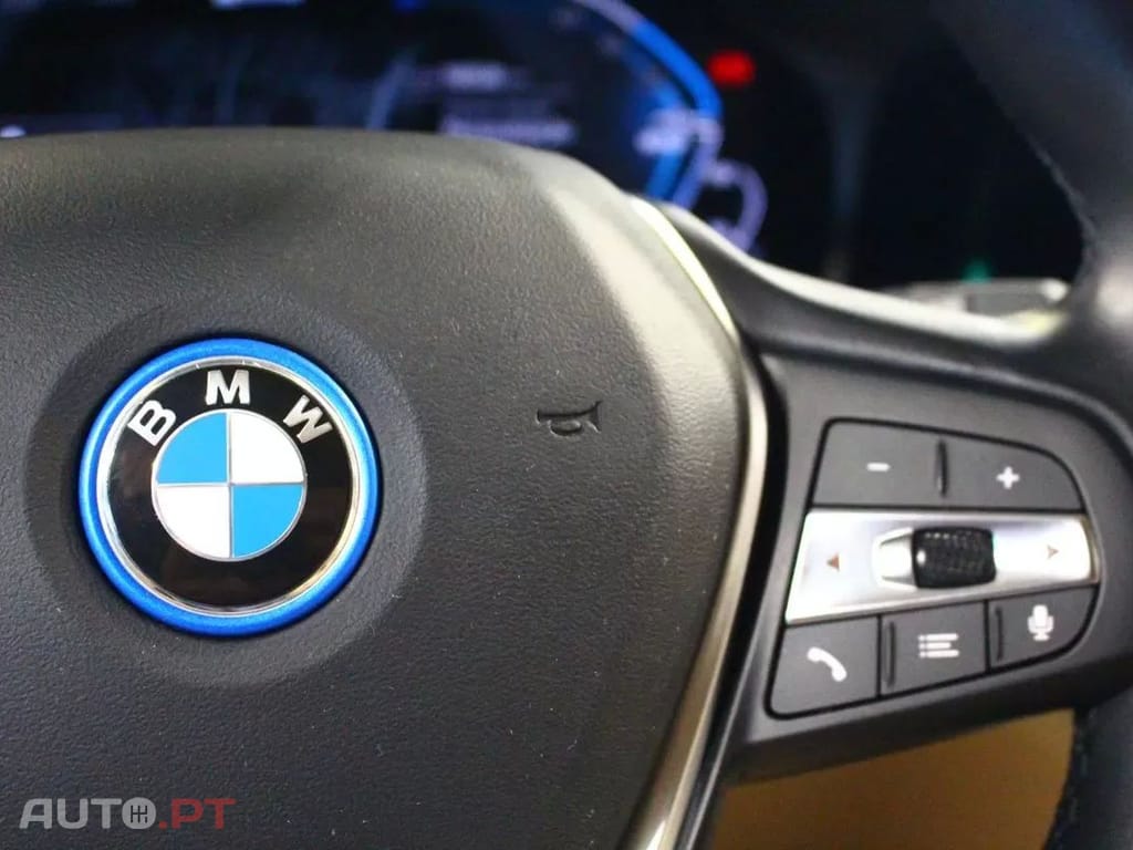 BMW 320 e Line Luxury Auto