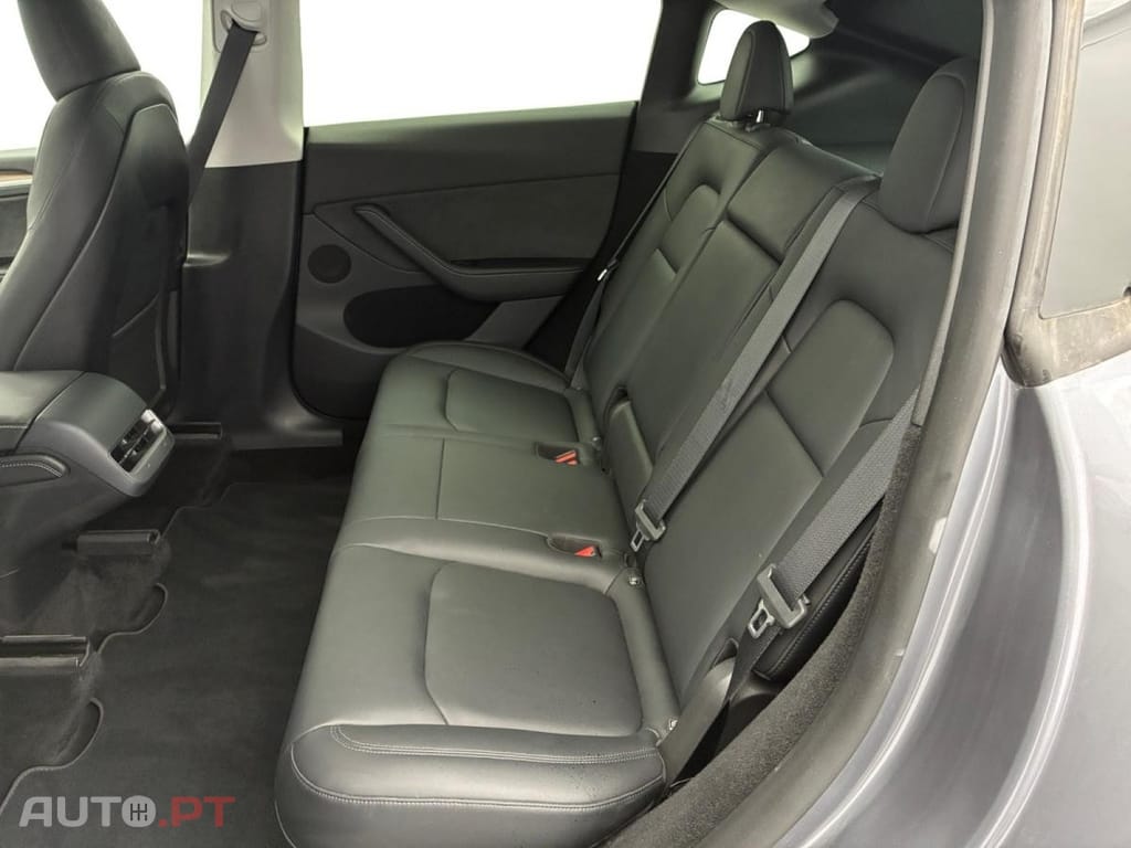 Tesla Model Y Long Range Dual Motor AWD