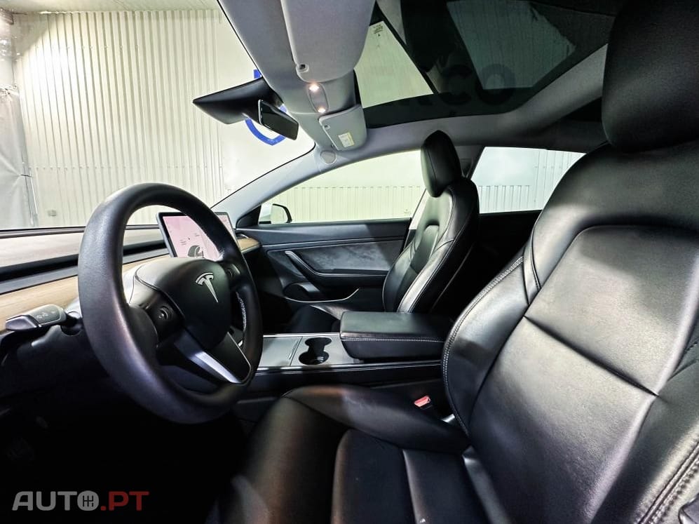 Tesla Model 3 Standard Range Plus RWD