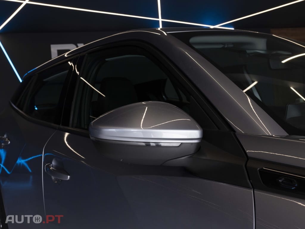 Peugeot E-2008 50 kWh Active