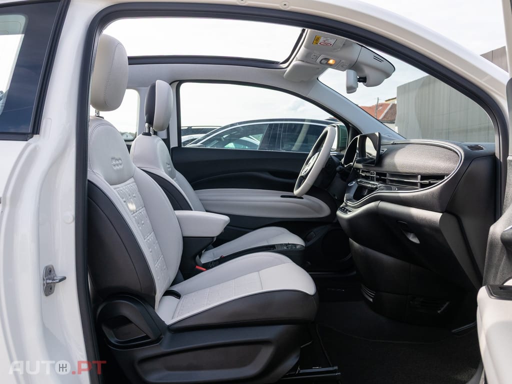 Fiat 500e 42kWh la Prima (by Bocelli)