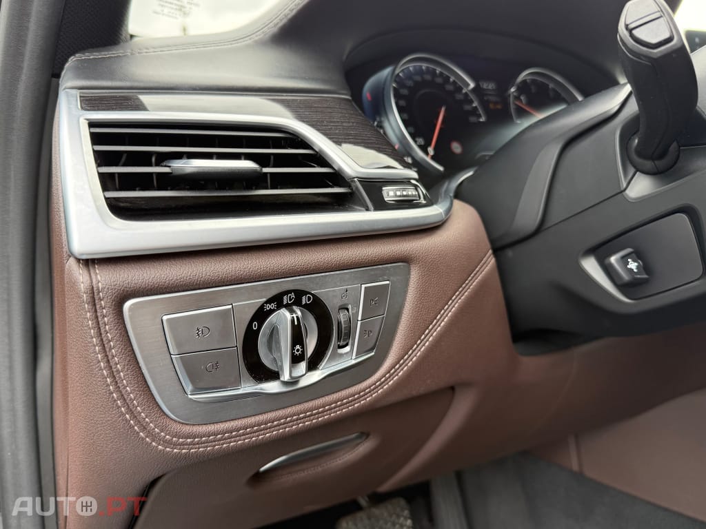 BMW 740 d xDrive Pack M Auto