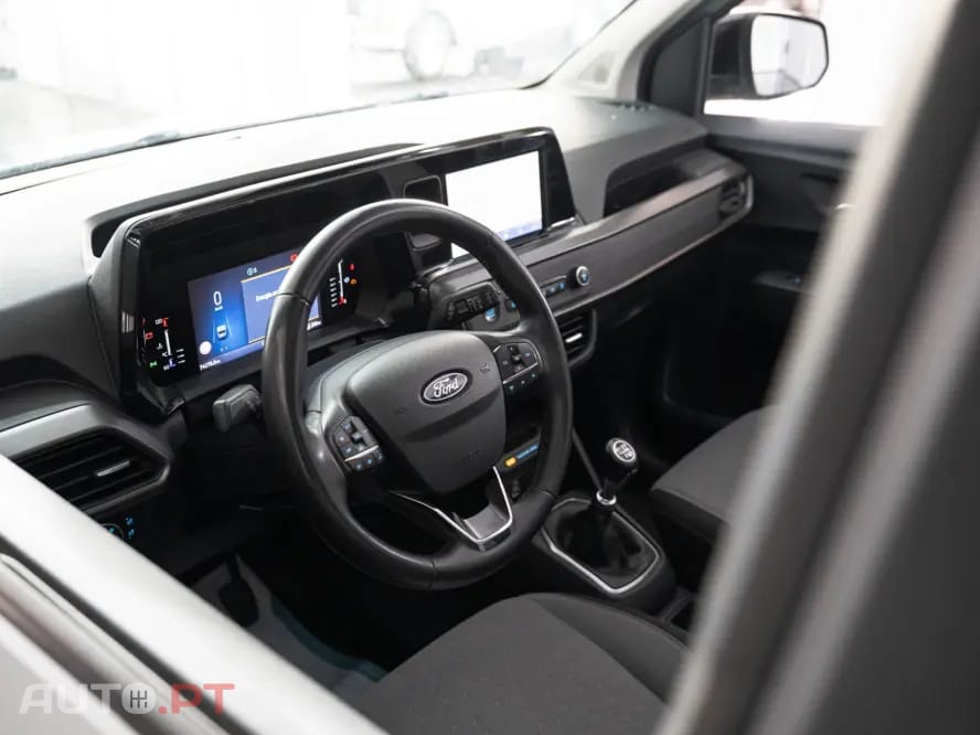Ford Tourneo 1.0 EcoBoost Titanium