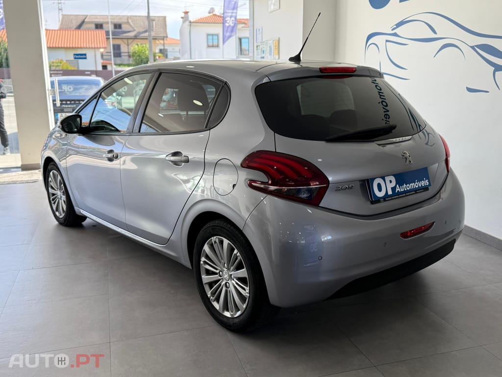 Peugeot 208 1.5 BlueHDi Signature