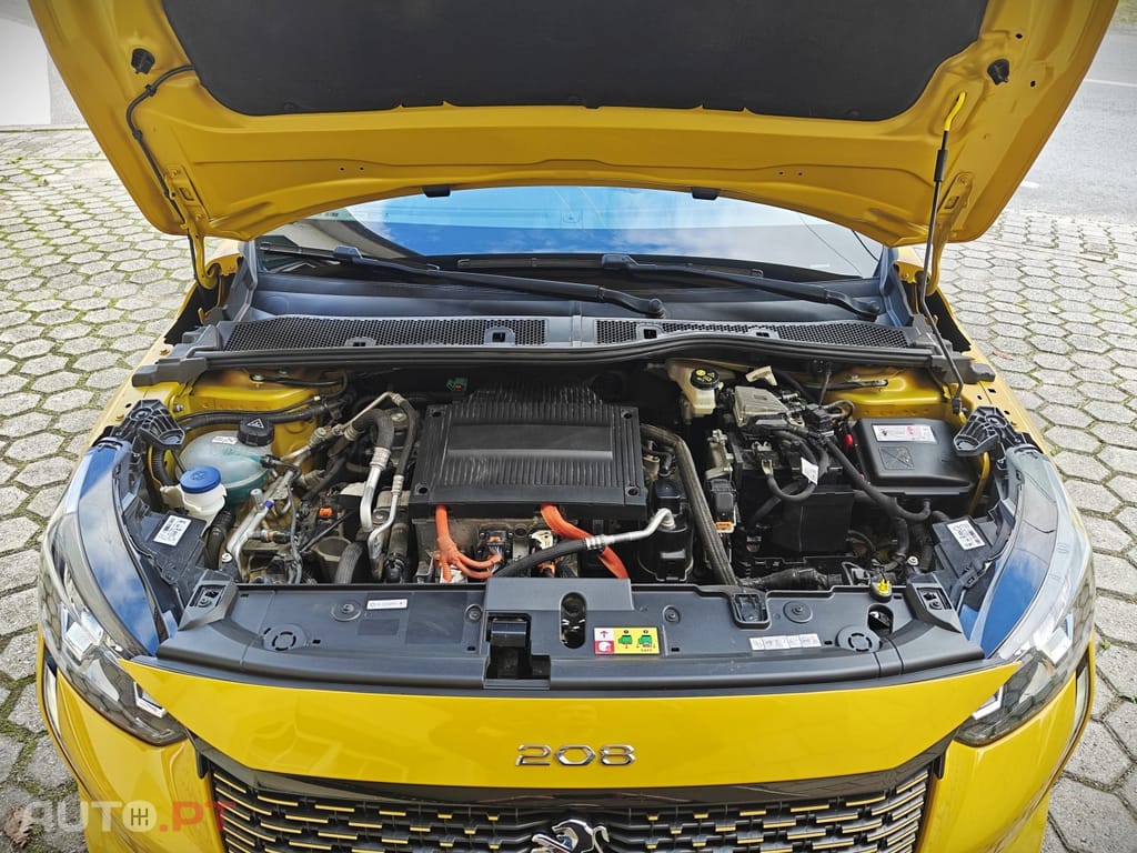 Peugeot E-208 50 kWh Allure Pack