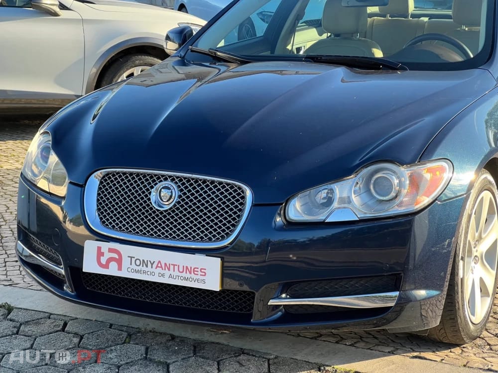 Jaguar XF 2.7 D V6 Luxury