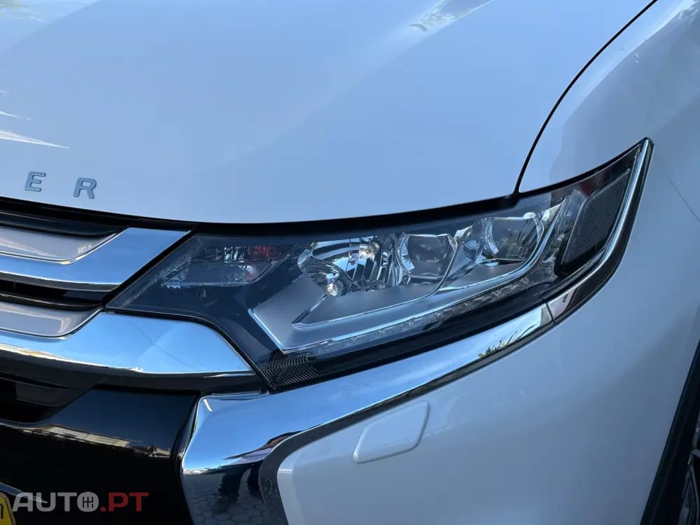 Mitsubishi Outlander 2.2 DI-D Instyle Navi