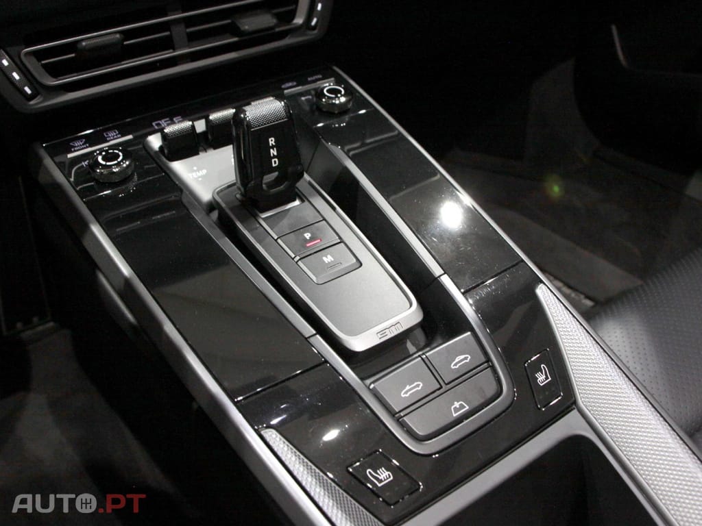 Porsche 992 Carrera Cabriolet PDK