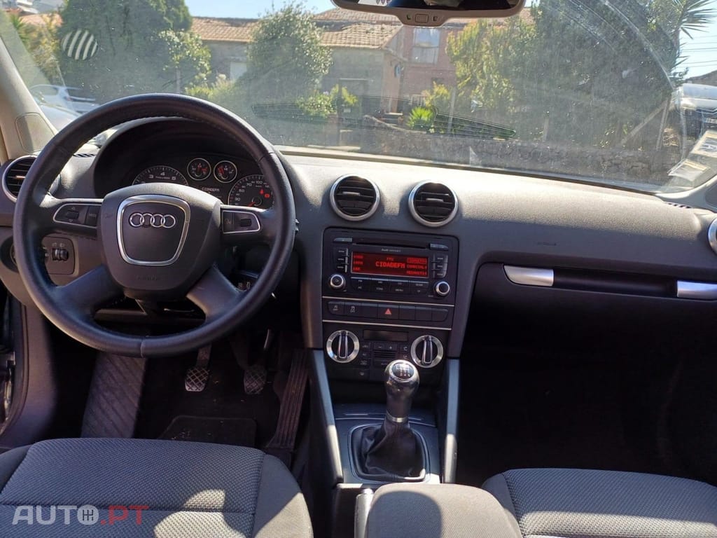 Audi A3 Sportback 1.2 TFSI Attraction — fotografia 5
