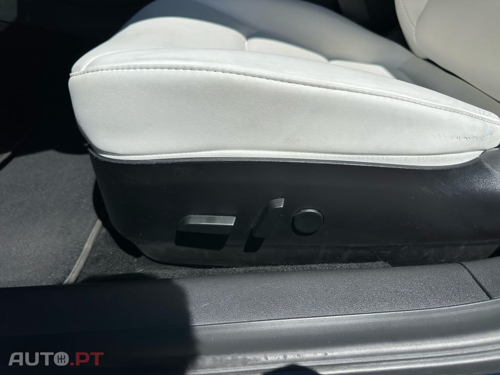 Tesla Model 3 Long-Range Dual Motor AWD