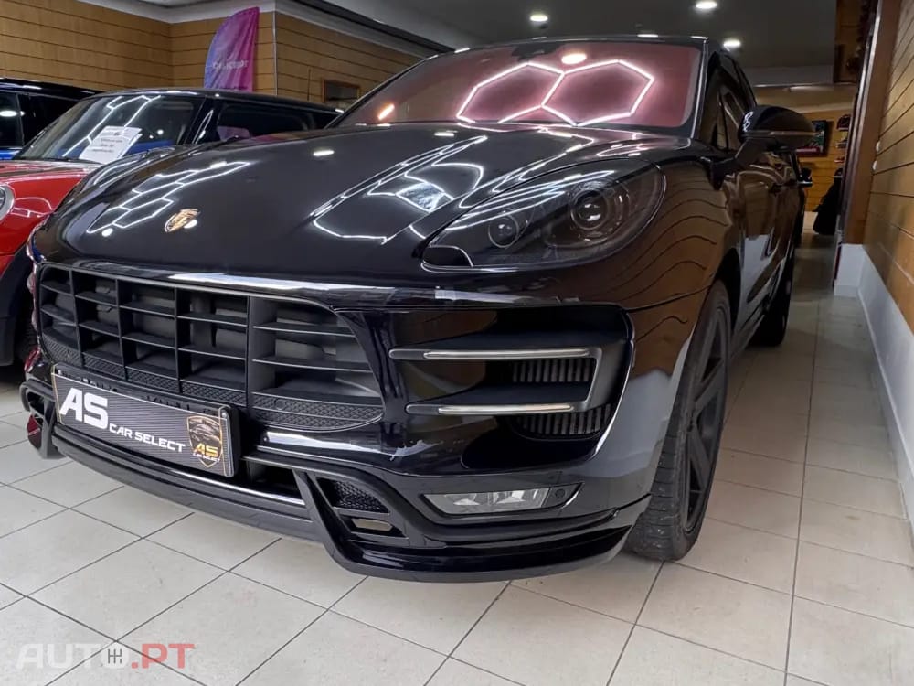 Porsche Macan Turbo Performance Package