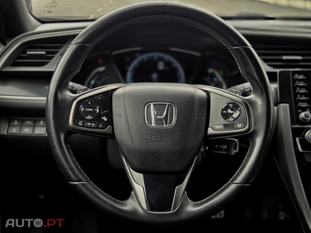 Honda Civic 1.0 i-VTEC Elegance Navi CVT